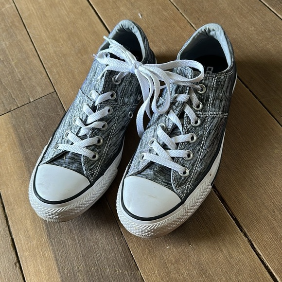 Grey converse women’s size 8 - Picture 2 of 5